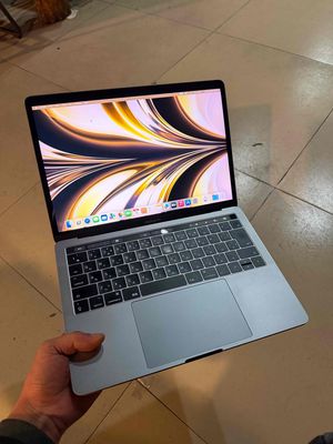 Macbook Pro 2017 i5 8GB/256GB Touch Bar Xám