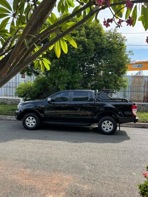 Ford Ranger Đen 5 chỗ Tự động