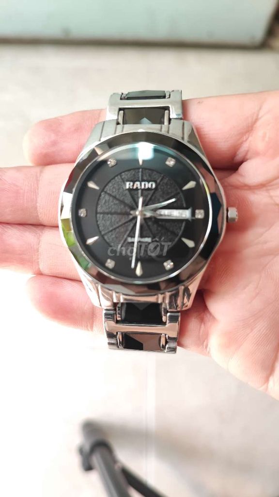 Đồng hồ Rado nam máy pin Nhật Bản Đá và Sapphire