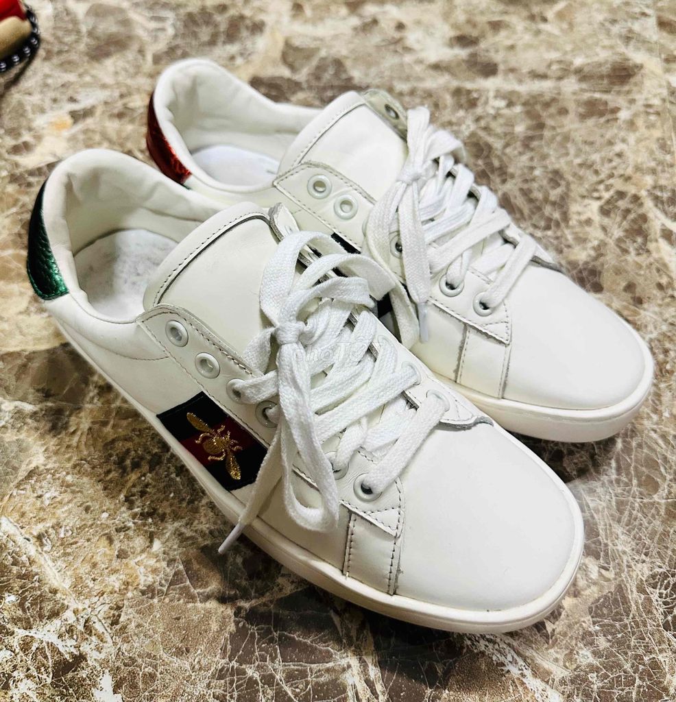 giày Gucci ong.bao auth trọn đời.likenew.0000