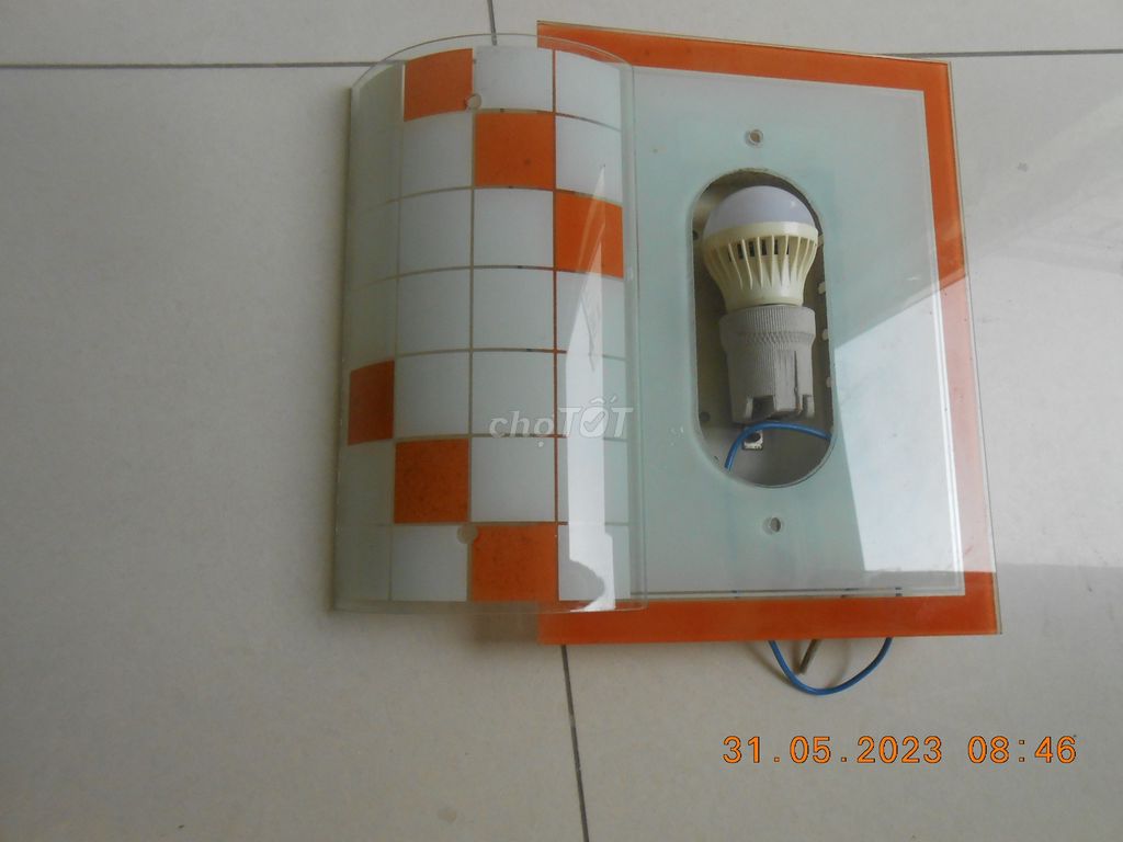 Đèn tường Thủy tinh Nhựa Trắng Cam. Mua bán Đèn tại Quận Tây Hồ Hà Nội được đăng bởi Thiện An hình 1