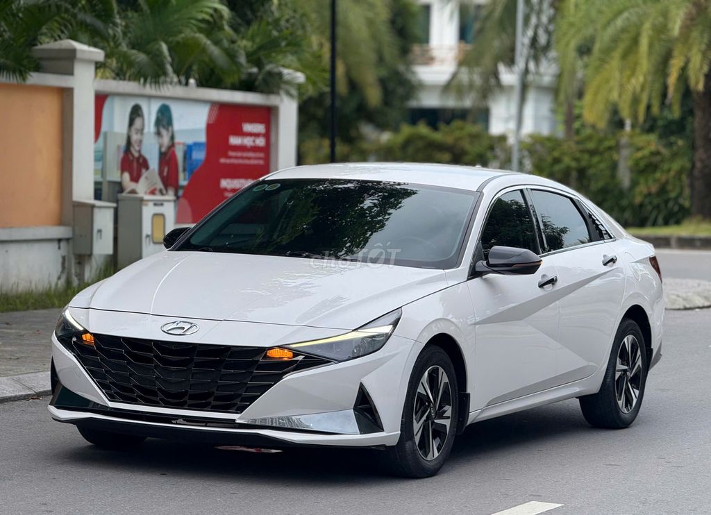 Elantra 1.6 sx 2022 model 23 đặc biệt. Mua bán Ô tô tại Quận Long Biên Hà Nội được đăng bởi PHÚC LÂM  AUTO hình 3
