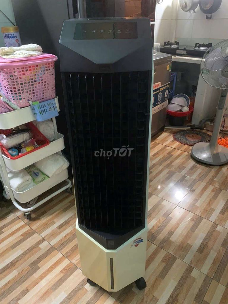 Bán quạt hơi nước Boss S106 như hình ảnh