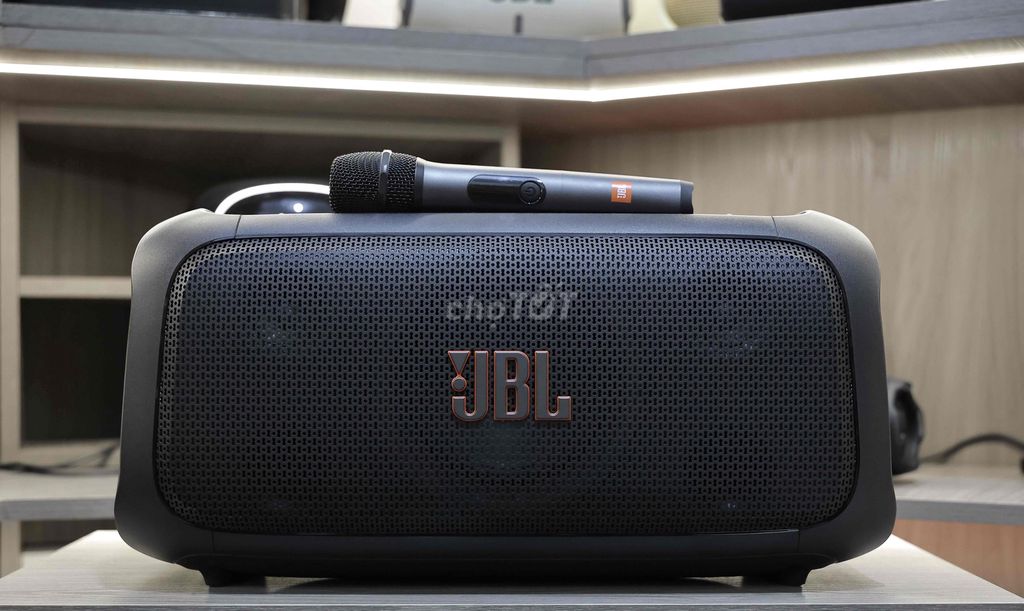 Loa Bluetooth JBL Partybox On-The-Go. Mua bán Tivi, Âm thanh tại Huyện Trảng Bom Đồng Nai được đăng bởi Vinh Báo Đồng Nai hình 1