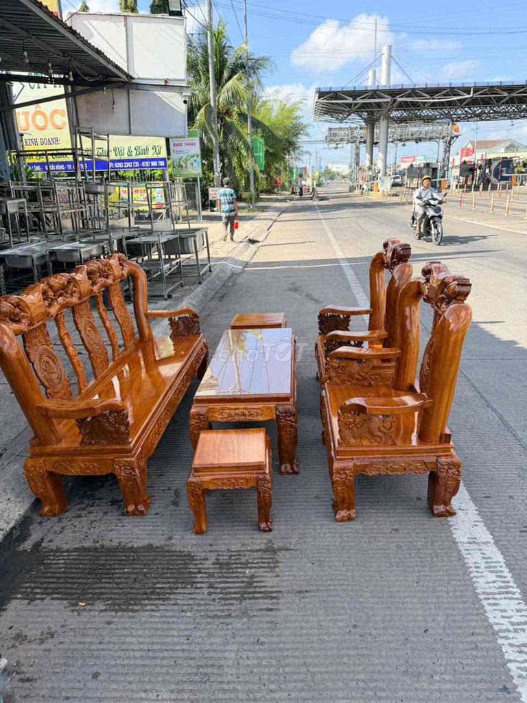 Bộ bàn ghế phòng khách Gỗ. Mua bán Bàn ghế tại Quận Cái Răng Cần Thơ được đăng bởi Đồ củ minh trí hình 1