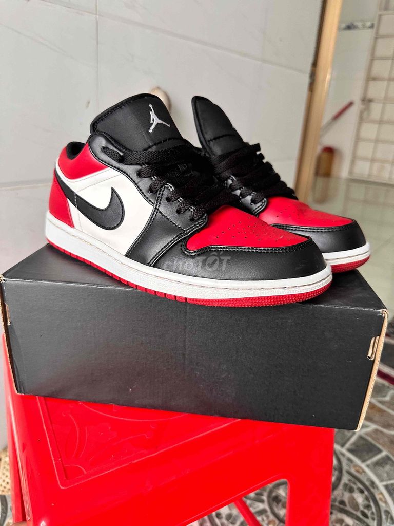 Giày Nike Jordan 1 BredToe còn hộp 42.5. Mua bán Giày dép tại Huyện Trảng Bàng Tây Ninh được đăng bởi Thanh hình 1