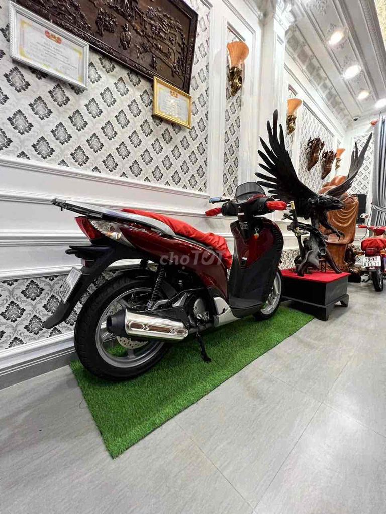 BÁN GẤP SH 150i Ý 2010 MÁY ZIN TUYỆT ĐỐI | ĐẸP. Mua bán Xe máy tại Thị xã Tân Uyên Bình Dương được đăng bởi Stanley hình 1