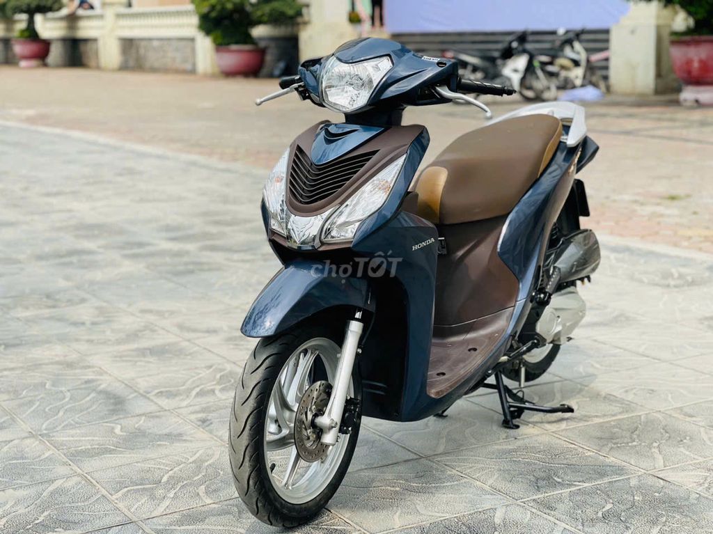 Honda Vision 110 2020 Green — обладательница красивого автомобиля