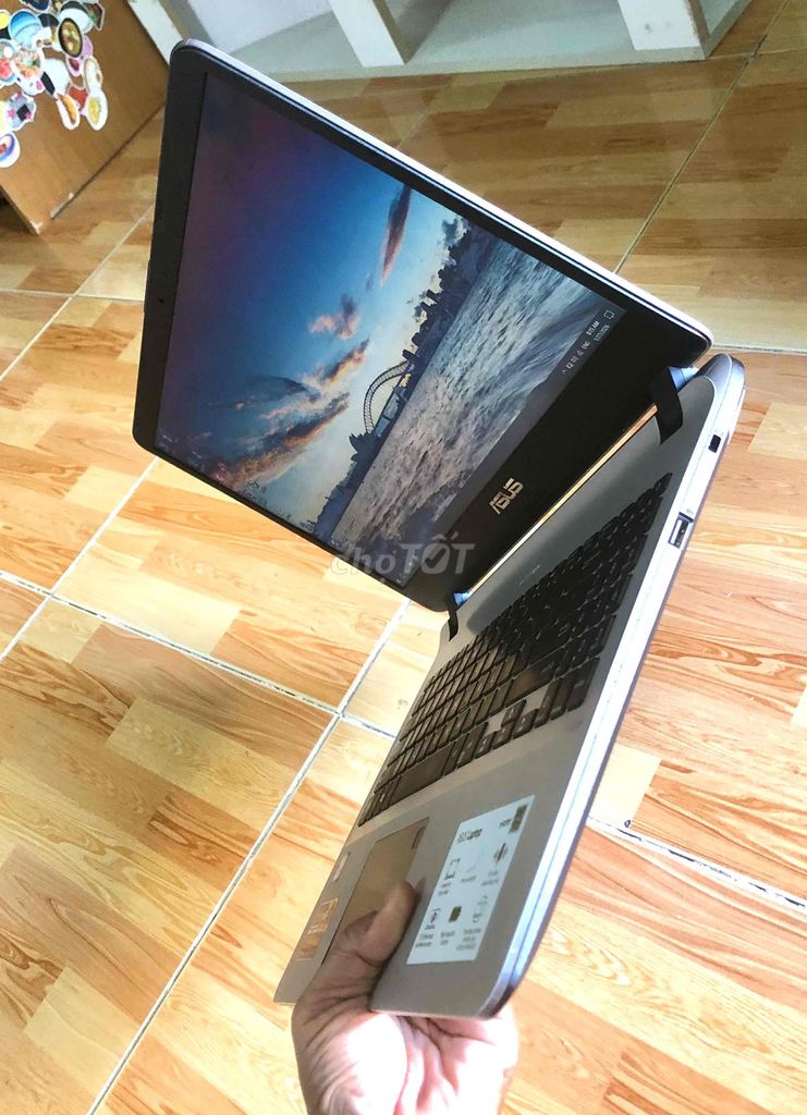 Asus I5-8250U🌷R8G🌷SSD 128G🌷Pin>2H🌷FHD🌷Máy rất đẹp. Mua bán Laptop tại Quận 7 Tp Hồ Chí Minh được đăng bởi Quân Quân  hình 1