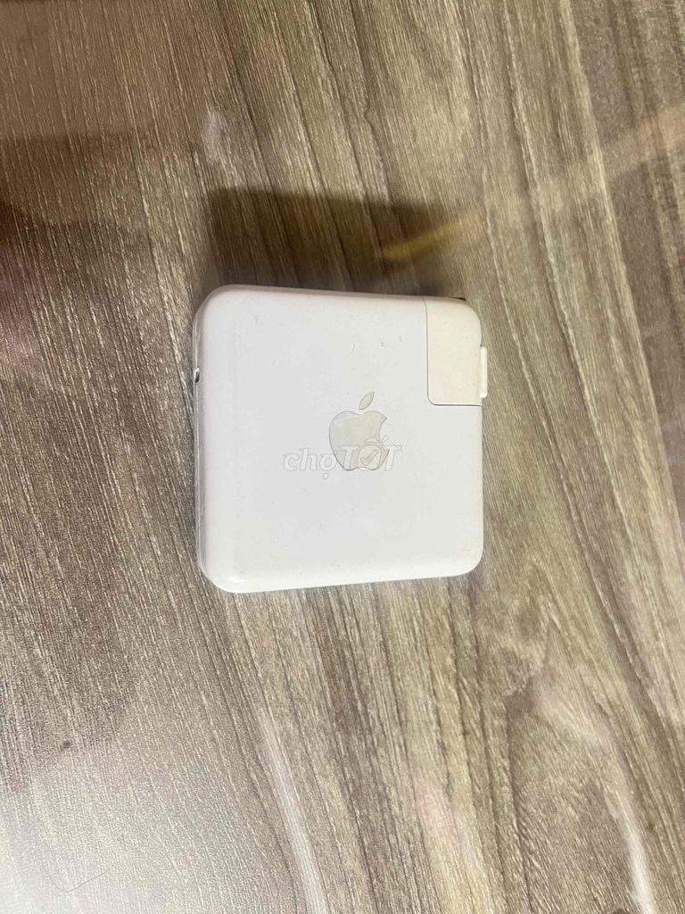 Củ sạc Macbook 61W USB-C Zin Chính Hãng Gãy 1 chân. Mua bán Phụ kiện (Màn hình, Chuột...) tại Quận 7 Tp Hồ Chí Minh được đăng bởi Tâm  hình 1