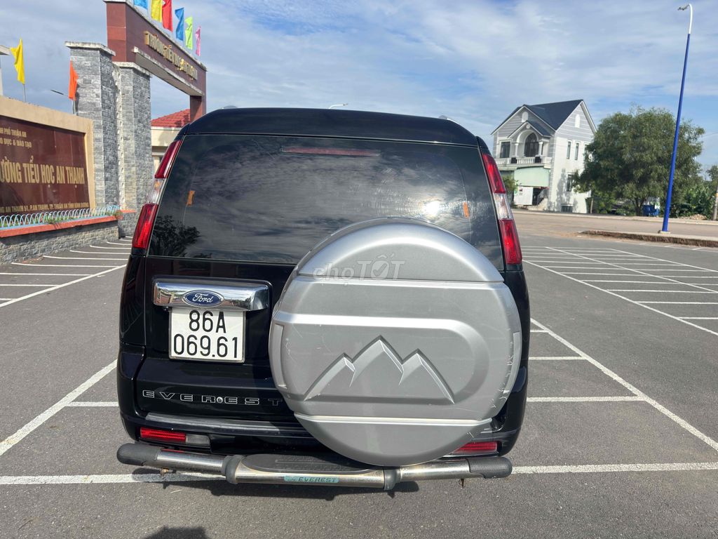 Ford Everest 2013 2.5L 4x2 MT - 90 km. Mua bán Ô tô tại Quận 12 Tp Hồ Chí Minh được đăng bởi Nguyen van nhut hình 4