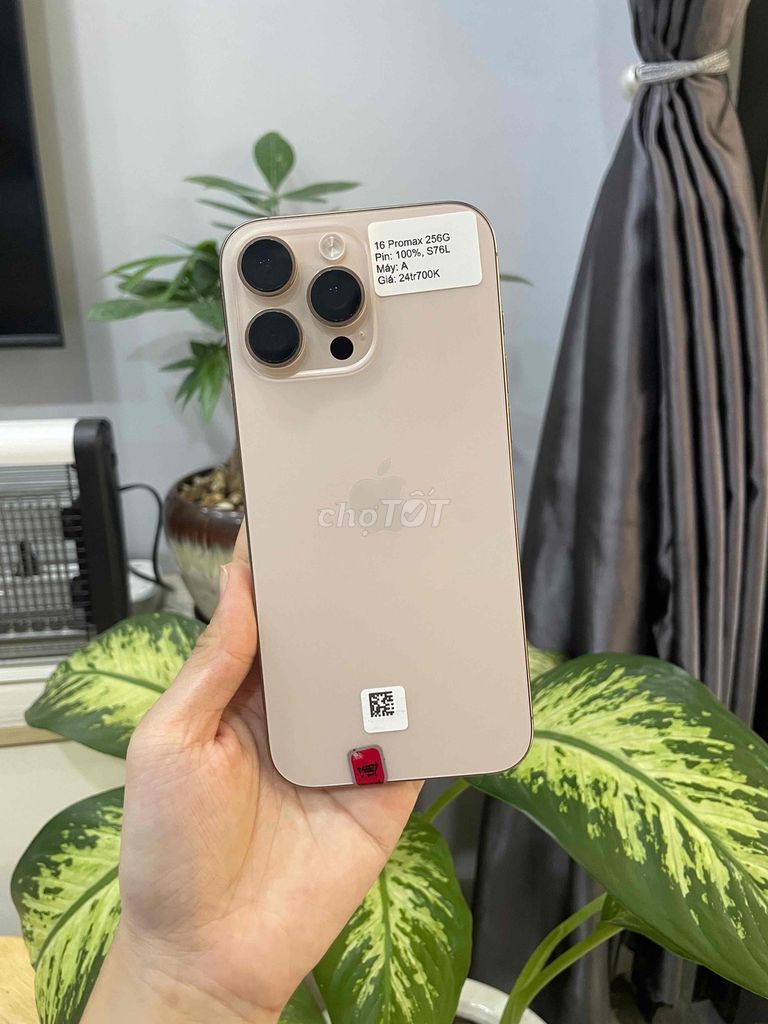 iPhone 16 Pro Max 256GB Titan Sa Mạc Likenew. Mua bán Điện thoại tại Huyện Hóc Môn Tp Hồ Chí Minh được đăng bởi Luân Hoài hình 1