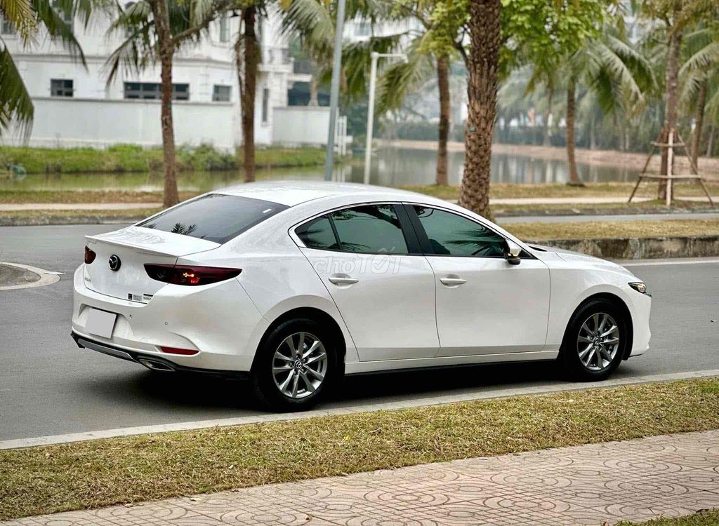 Mazda 3 2023 luxury all new - 22000 km zin đét