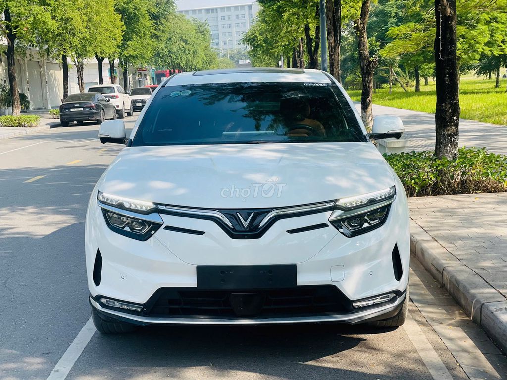 Vinfast VF8 Plus 2023 Trắng NT nâu da bò, pin CATL. Mua bán Ô tô tại Quận Thanh Xuân Hà Nội được đăng bởi Mr Phúc Vinfast lướt hình 1