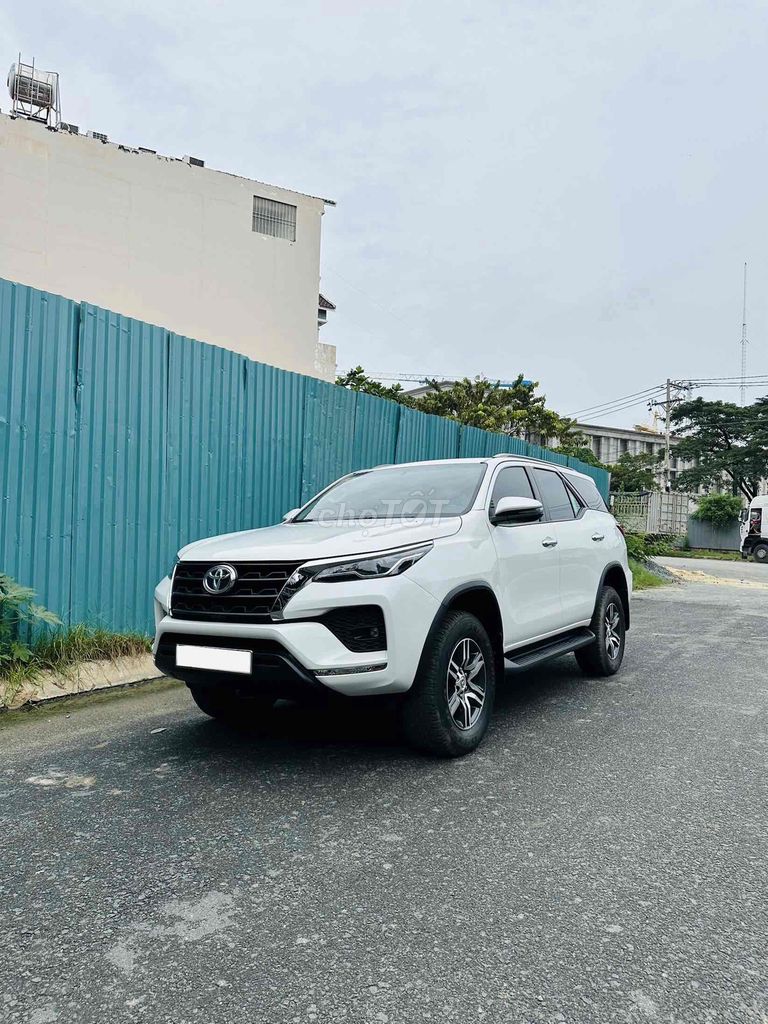 Toyota Fortuner 2022 máy dầu 2.4 4x2 AT - 70000 km