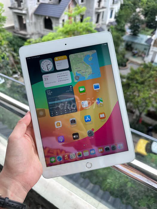 Apple iPad Gen 6 32GB Trắng. Mua bán Máy tính bảng tại Quận 1 Tp Hồ Chí Minh được đăng bởi Hội Đồ Điện Tử hình 1