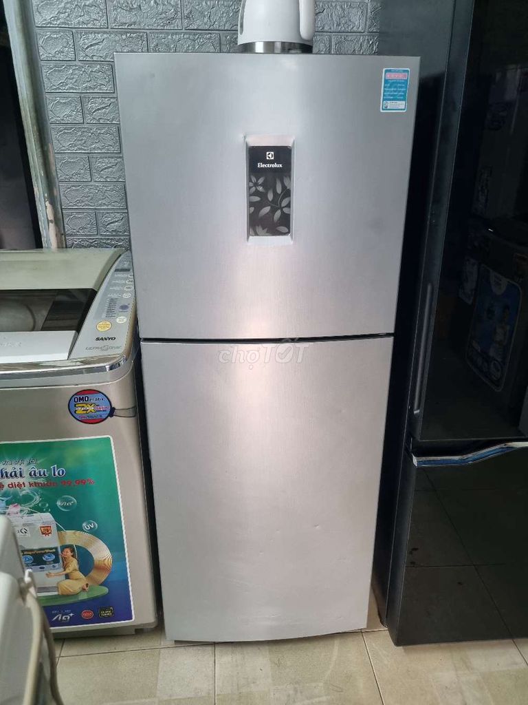 Thanh lý tủ lạnh Electrolux 211L zin có ship