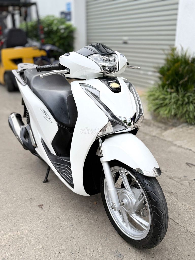 SH đèn led, 2019, máy 150, dán nilon, lốp theo xe. Mua bán Xe máy tại Quận Cầu Giấy Hà Nội được đăng bởi Em Nhung hình 3