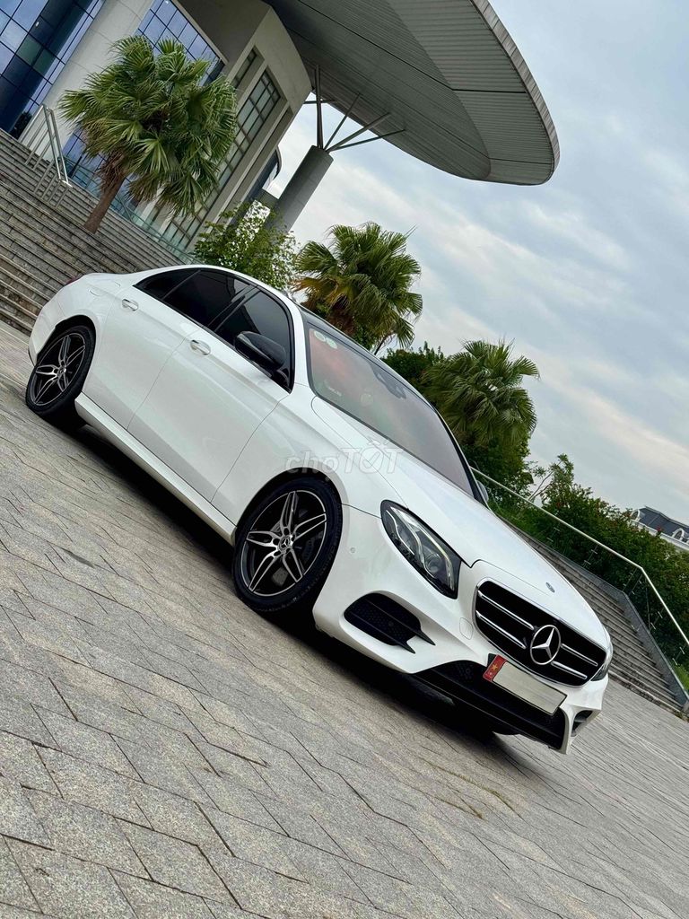 Mercedes E300 AMG 2020 Odo 6v km cực đẹp ✅