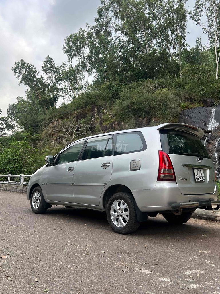 Toyota Innova 2007 G - 190 km