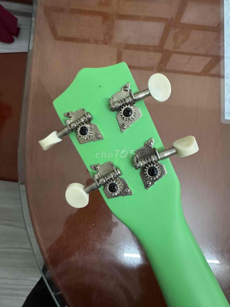 Đàn Ukulele Xanh lá Gần như mới. Mua bán Nhạc cụ tại Thành phố Thủ Đức Tp Hồ Chí Minh được đăng bởi a Thong hình 1