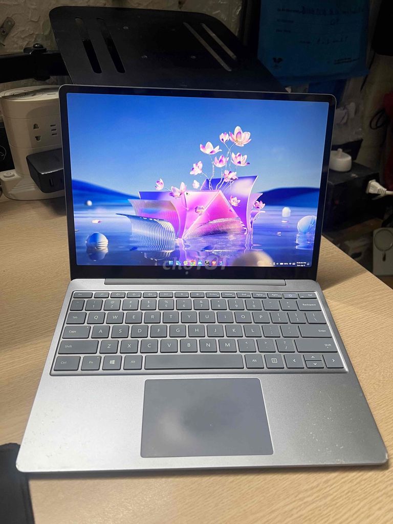 Bán Surface laptop go giá bèo. Mua bán Laptop tại Quận 10 Tp Hồ Chí Minh được đăng bởi minhphamf5 hình 1