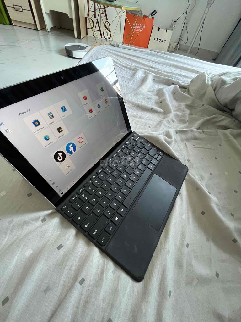 Máy tính bảng kiêm laptop Suface. Mua bán Máy tính bảng tại Quận 10 Tp Hồ Chí Minh được đăng bởi Quốc Thái hình 1