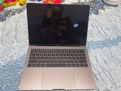 Cần thanh lý lại Macbook Pro - Core i5 - 2017. Mua bán Laptop tại Quận Bình Thạnh Tp Hồ Chí Minh được đăng bởi Thịnh