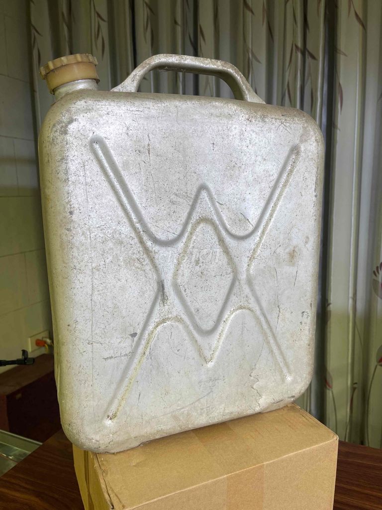 Can nhôm đồ cổ  kích thước cao 40cm X R 30 Cm