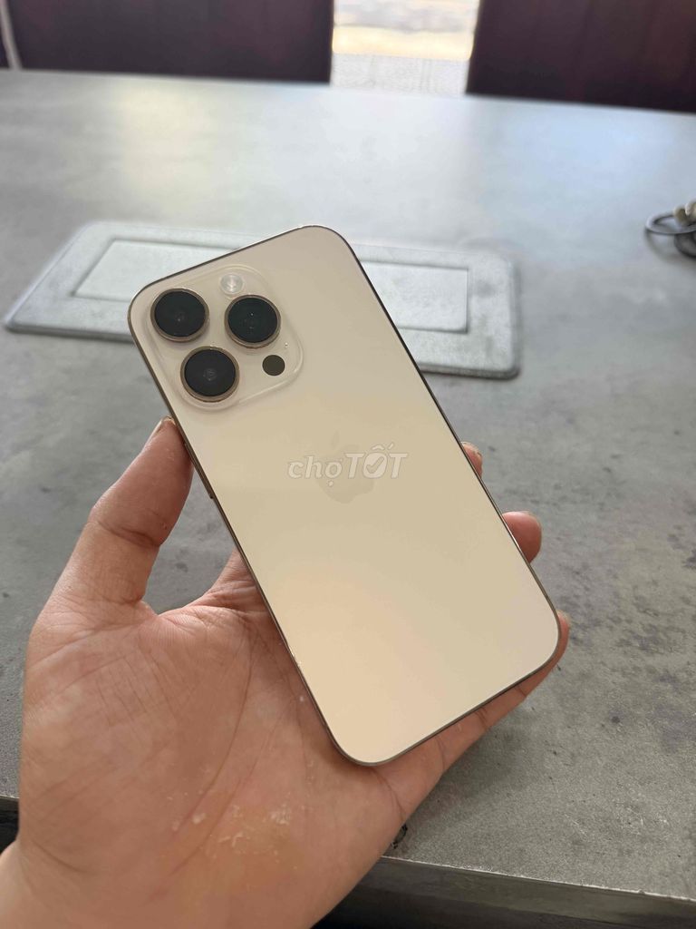 Apple iPhone 14 Pro 128GB Vàng 99%. Mua bán Điện thoại tại Quận Ngũ Hành Sơn Đà Nẵng được đăng bởi Nghĩa  hình 1