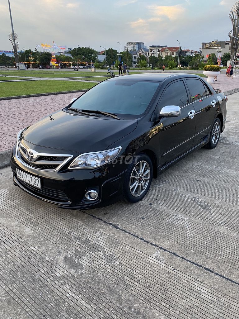 0888666111 - Toyota Corolla Altis 2013 Tự động RS rất mới