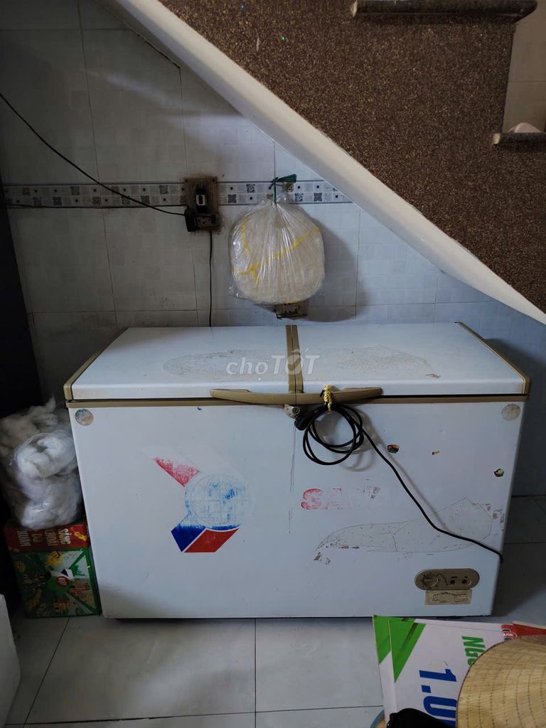 Tủ đông Trắng 2 ngăn đông mát. Mua bán Tủ lạnh tại Thành phố Biên Hòa Đồng Nai được đăng bởi Uye Quy hình 1