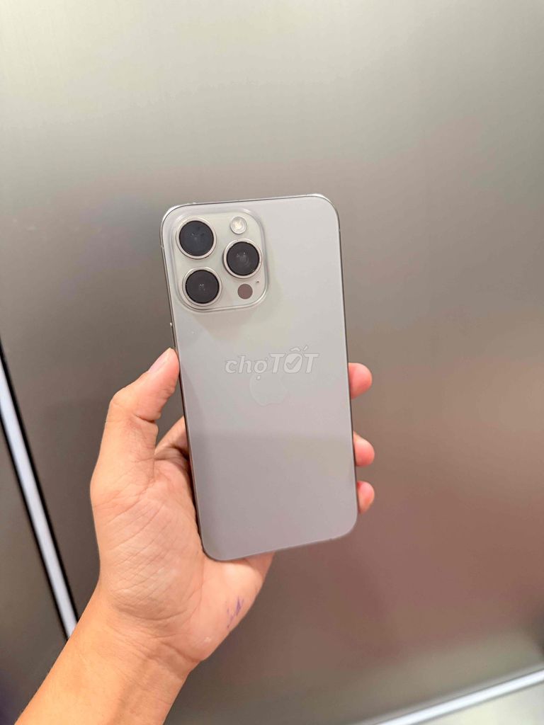 iPhone 15 Pro Max 256G Quốc Tế Titan tự nhiên. Mua bán Điện thoại tại Quận Thanh Khê Đà Nẵng được đăng bởi Thuỳ Trang hình 1