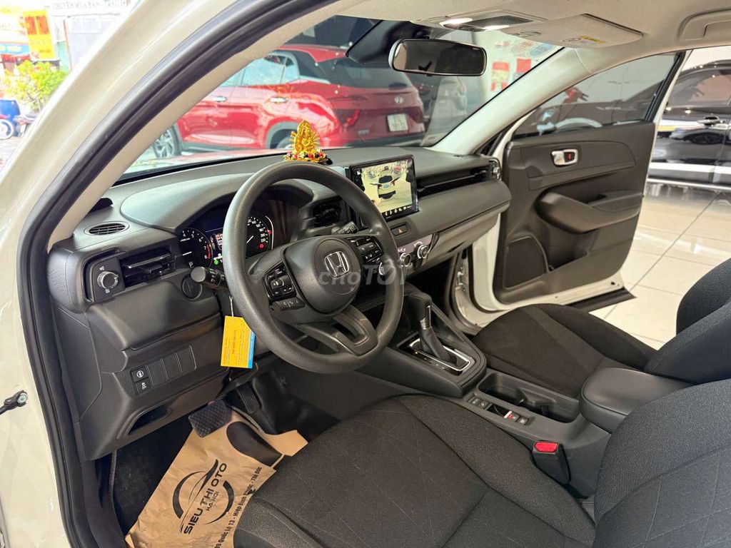 Honda HRV G Sensing 2023, odo 3v8km, hỗ trợ góp.. Mua bán Ô tô tại Thành phố Thủ Đức Tp Hồ Chí Minh được đăng bởi Đức Hưng Siêu thị ô tô Thủ Đức hình 14