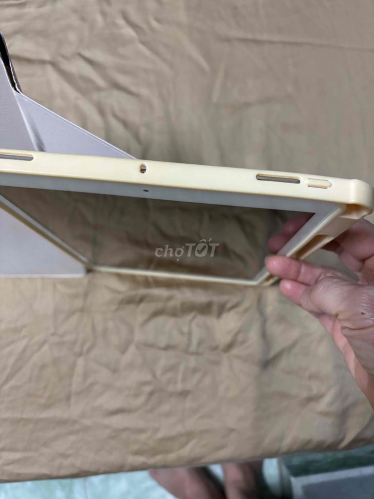 Apple iPad Gen 7 10.2 inch 32GB. Mua bán Máy tính bảng tại Quận Ninh Kiều Cần Thơ được đăng bởi Ngô Kim Hằng Nga hình 1