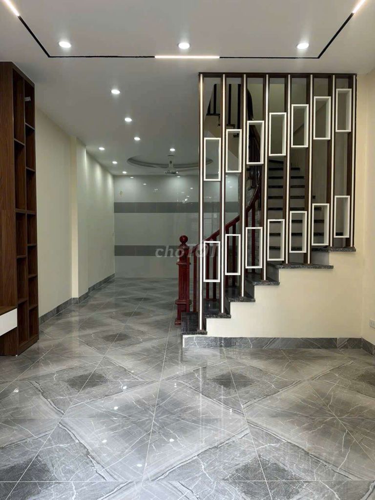 📣Giảm 1 tỷ !
Cần bán nhà 5 tầng mới tại Xuân Đỗ - Long Biên - Hà Nội.