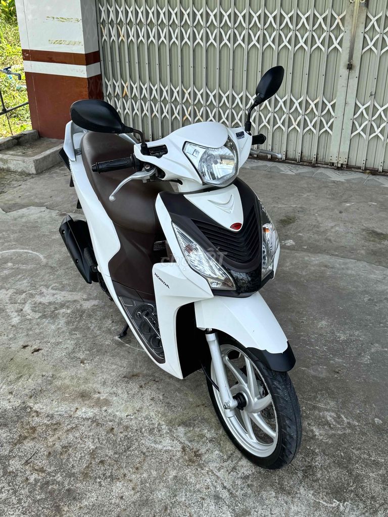 Honda Vision 2017 màu Trắng. Mua bán Xe máy tại Huyện Thới Lai Cần Thơ được đăng bởi XE MÁY QUAN QUÂN hình 2