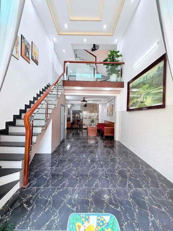 nhà 5pn Nguyễn Tất Thành, gần Tôn Thất Đạm