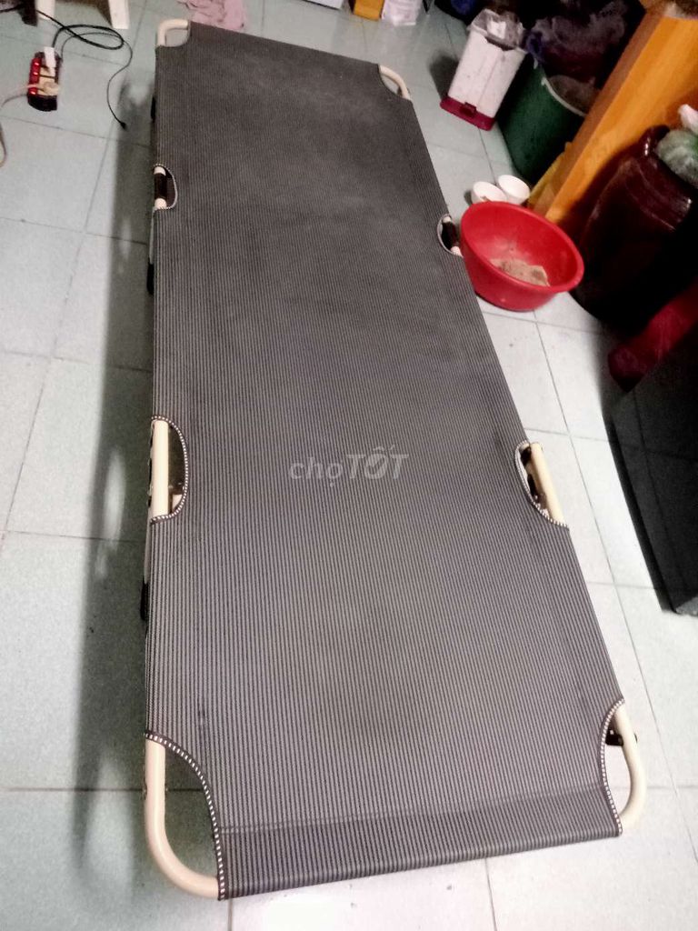 Giường gấp vải kim loại xám gấp gọn. Mua bán Giường, chăn ga gối nệm tại Quận Hoàng Mai Hà Nội được đăng bởi Hoàng minh hình 1