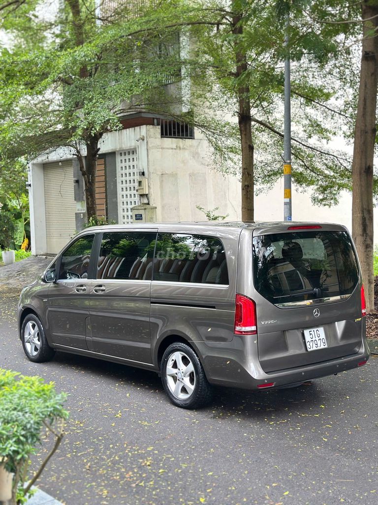 Mercedes-Benz V220d 2016 MPV песочно-коричневый