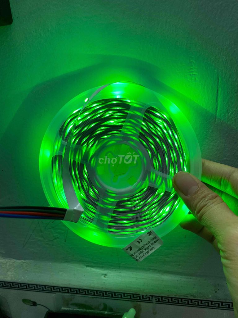 Bộ dây đèn led trang trí RGB nhiều màu sắc tải app