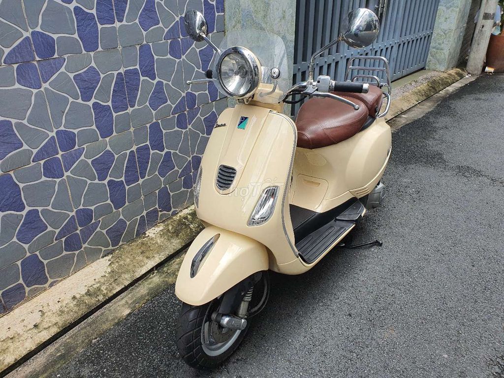 LXV 3vie màu vàng 2014 bstp công chưng sang tên. Mua bán Xe máy tại Quận Phú Nhuận Tp Hồ Chí Minh được đăng bởi LE HOANG ANH hình 3