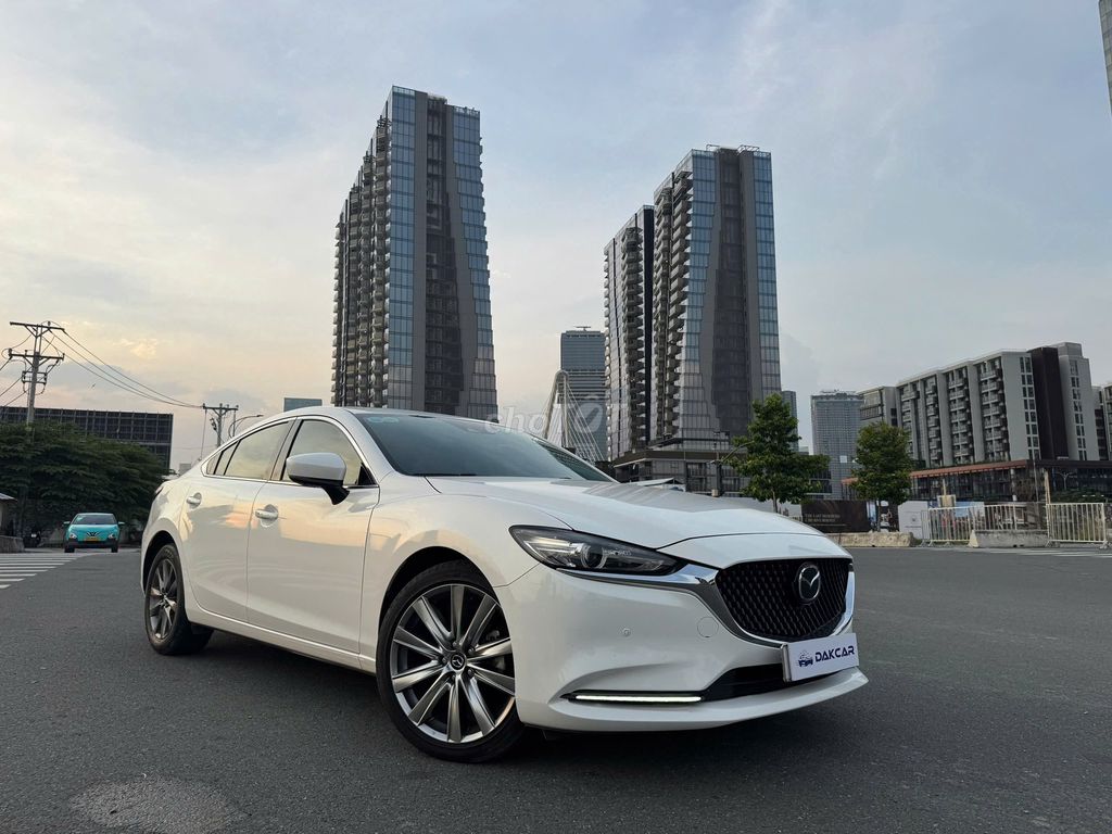 Cho thuê xe tự lái Mazda6 2023 tại HCM