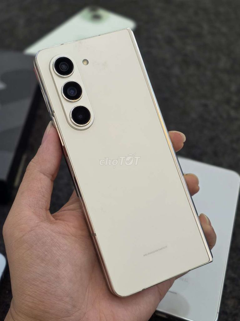 Samsung Galaxy ZFold5 Trắng 256GB. Mua bán Điện thoại tại Quận 10 Tp Hồ Chí Minh được đăng bởi Trần Anh Tuấn hình 1