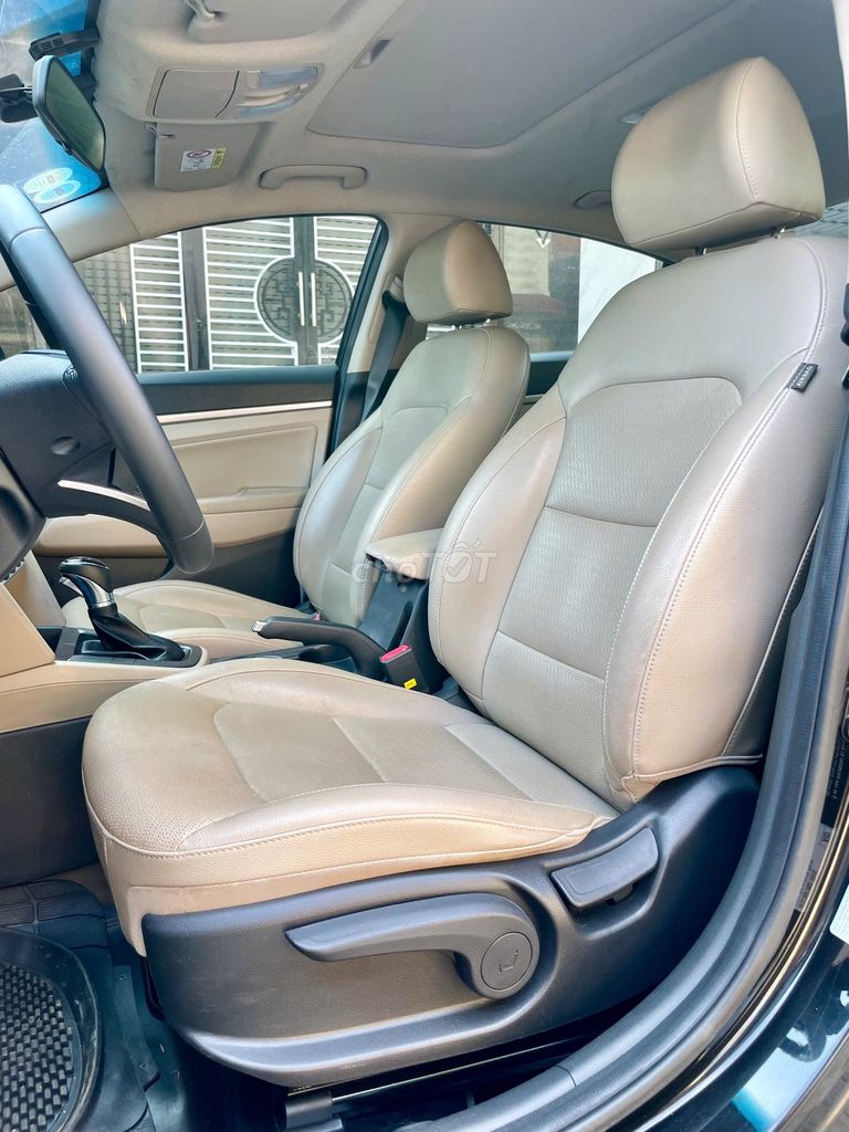 Hyundai Elantra 2019 1.6 AT - 100000 km. Mua bán Ô tô tại Thành phố Dĩ An Bình Dương được đăng bởi Siêu Thị Ô Tô Bình Dương  hình 12