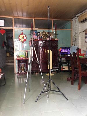 chân máy ảnh mua 1 tặng 1 = được 2. Mua bán Máy ảnh, Máy quay tại Quận Bình Thạnh Tp Hồ Chí Minh được đăng bởi nguyễn sơn hải