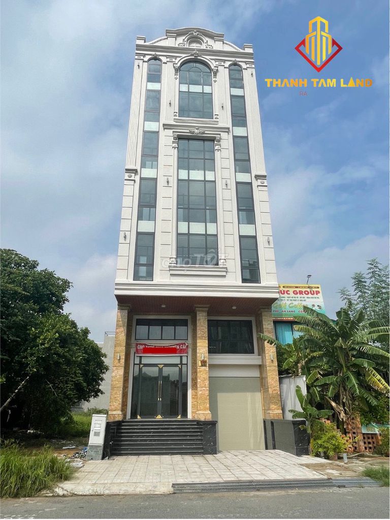Cho thuê tòa nhà hầm + 7 lầu giá 160tr đường Nguyễn Văn Kỉnh Quận 2