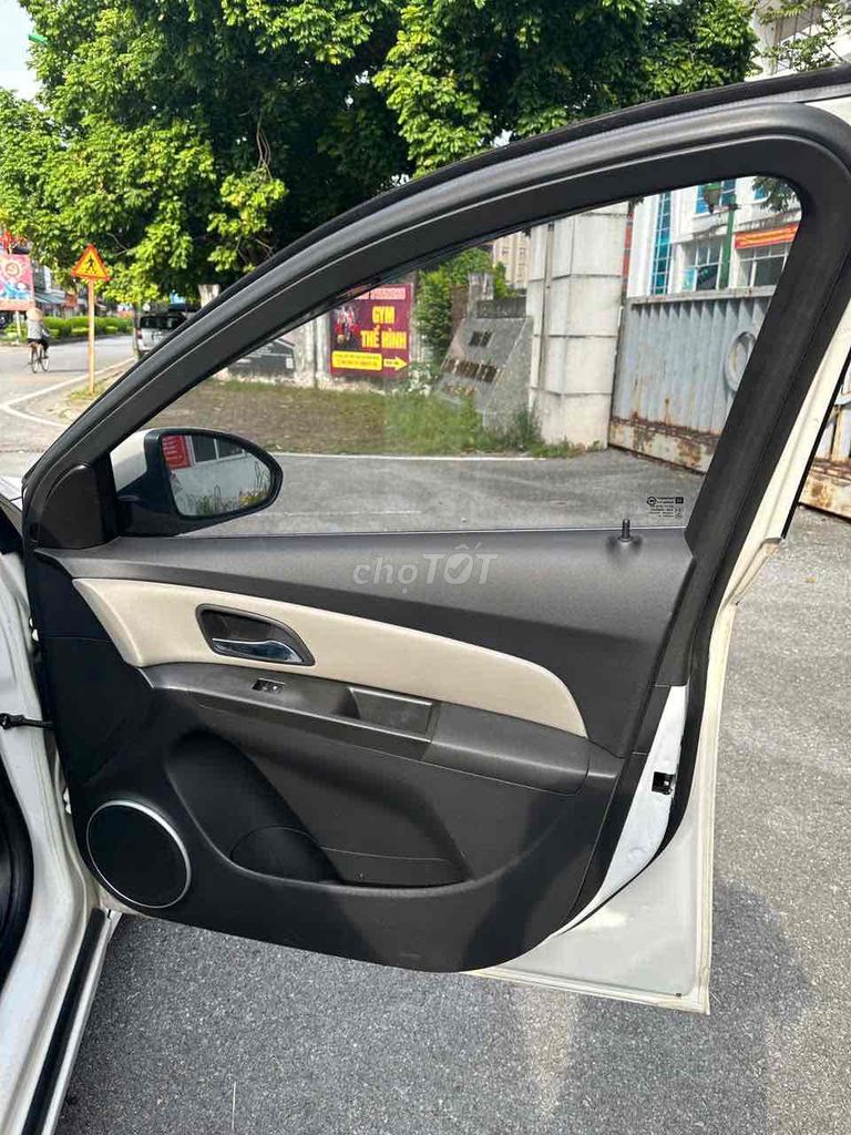 Chevrolet Cruze Trắng 5 chỗ Tự động. Mua bán Ô tô tại Huyện Hoài Đức Hà Nội được đăng bởi Đức Giang hình 11