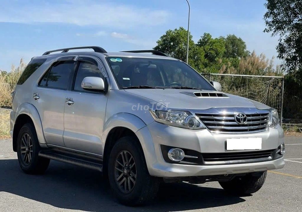 Toyota Fortuner 2016 máy dầu số sàn, màu bạc. Mua bán Ô tô tại Quận Gò Vấp Tp Hồ Chí Minh được đăng bởi Quang hình 3