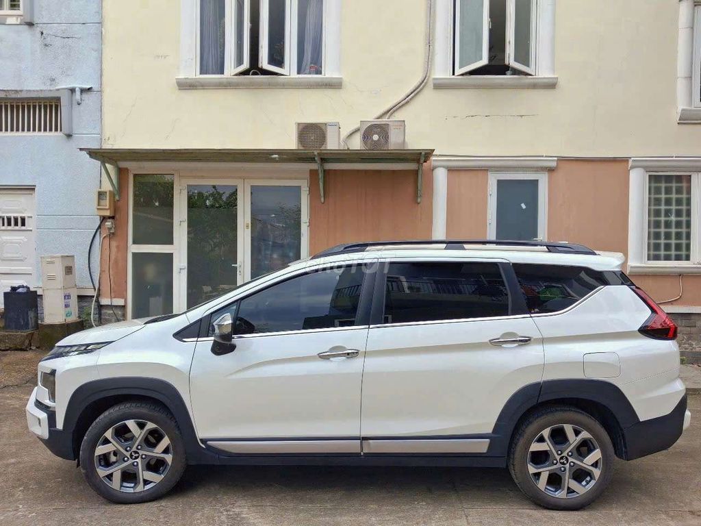 Mitsubishi Xpander Cross 2024 Trắng. Mua bán Ô tô tại Thành phố Thủ Đức Tp Hồ Chí Minh được đăng bởi Ms. Tú hình 5